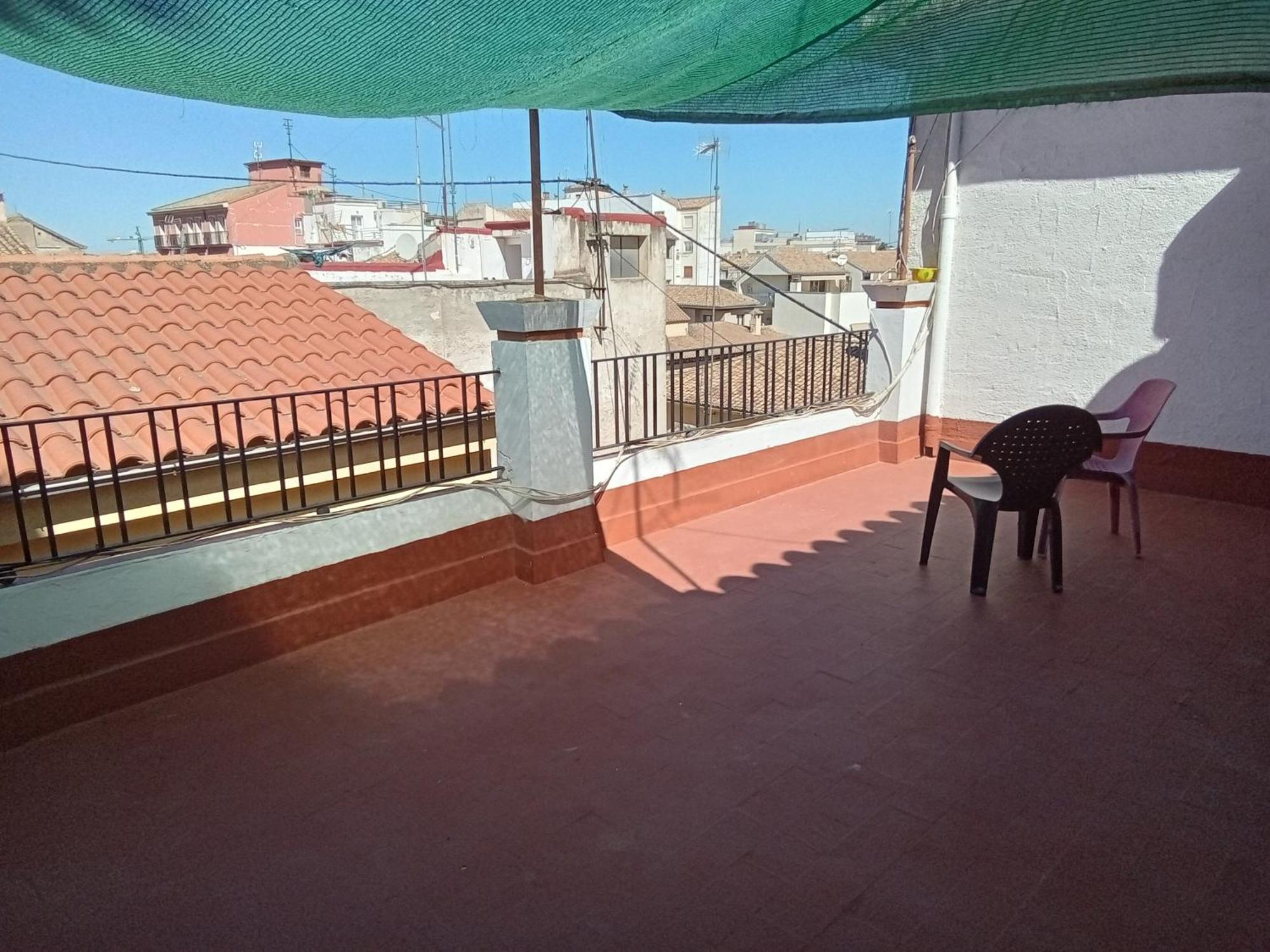 Penthouse 1, Granada